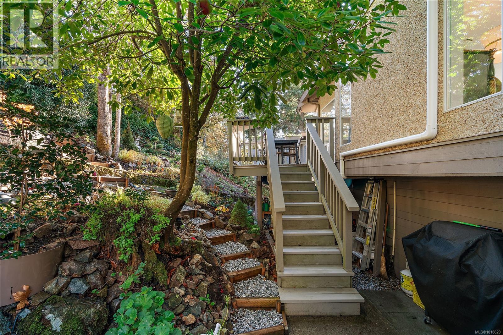 #21 909 CAROLWOOD DR - 31