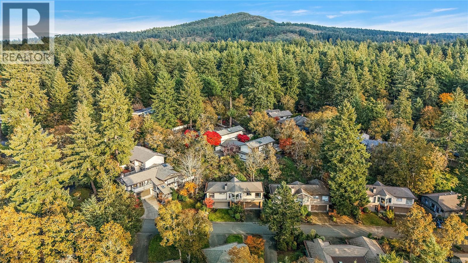 #21 909 CAROLWOOD DR - 37