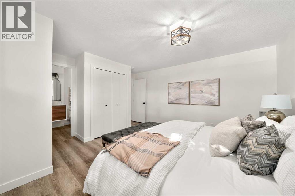 Single Family House Bungalow for Sale in  Breen Crescent NW Brentwood Calgary 