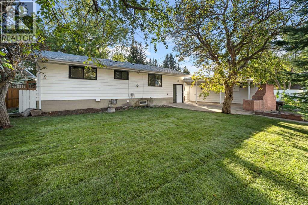 Single Family House Bungalow for Sale in  Breen Crescent NW Brentwood Calgary 