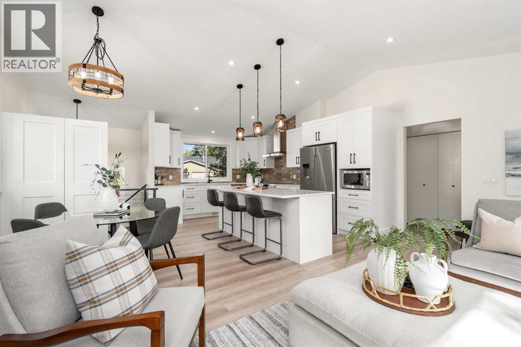 Single Family House Bungalow for Sale in  Breen Crescent NW Brentwood Calgary 