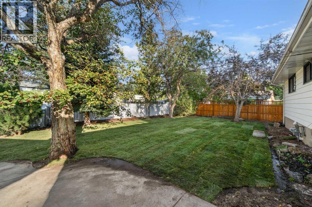 Single Family House Bungalow for Sale in  Breen Crescent NW Brentwood Calgary 