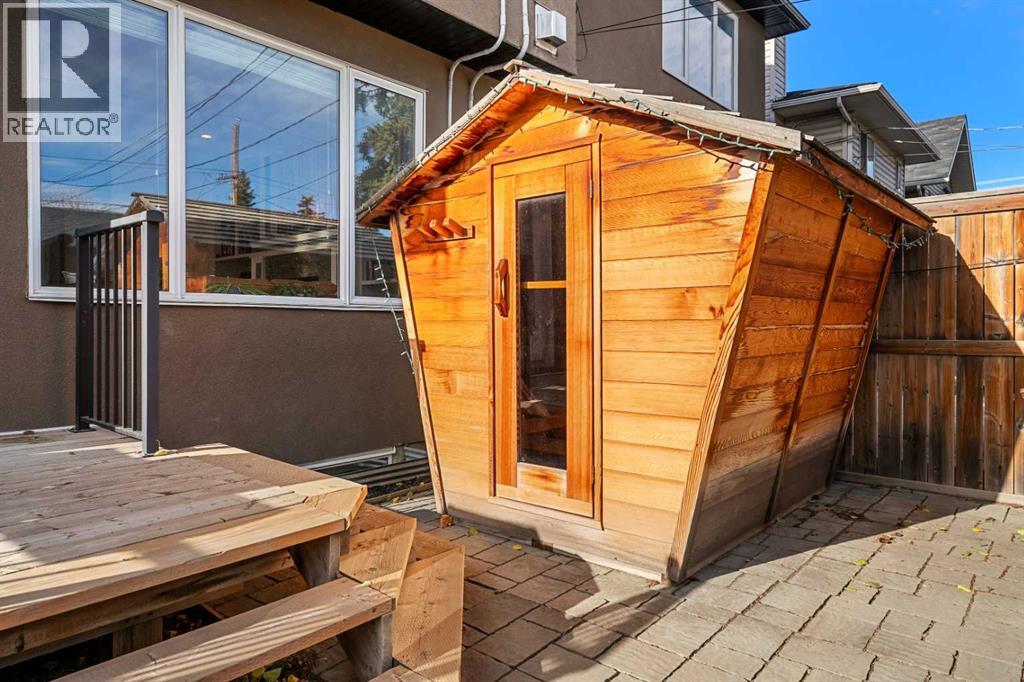 Single Family House for Sale in   Avenue NW Montgomery Calgary 