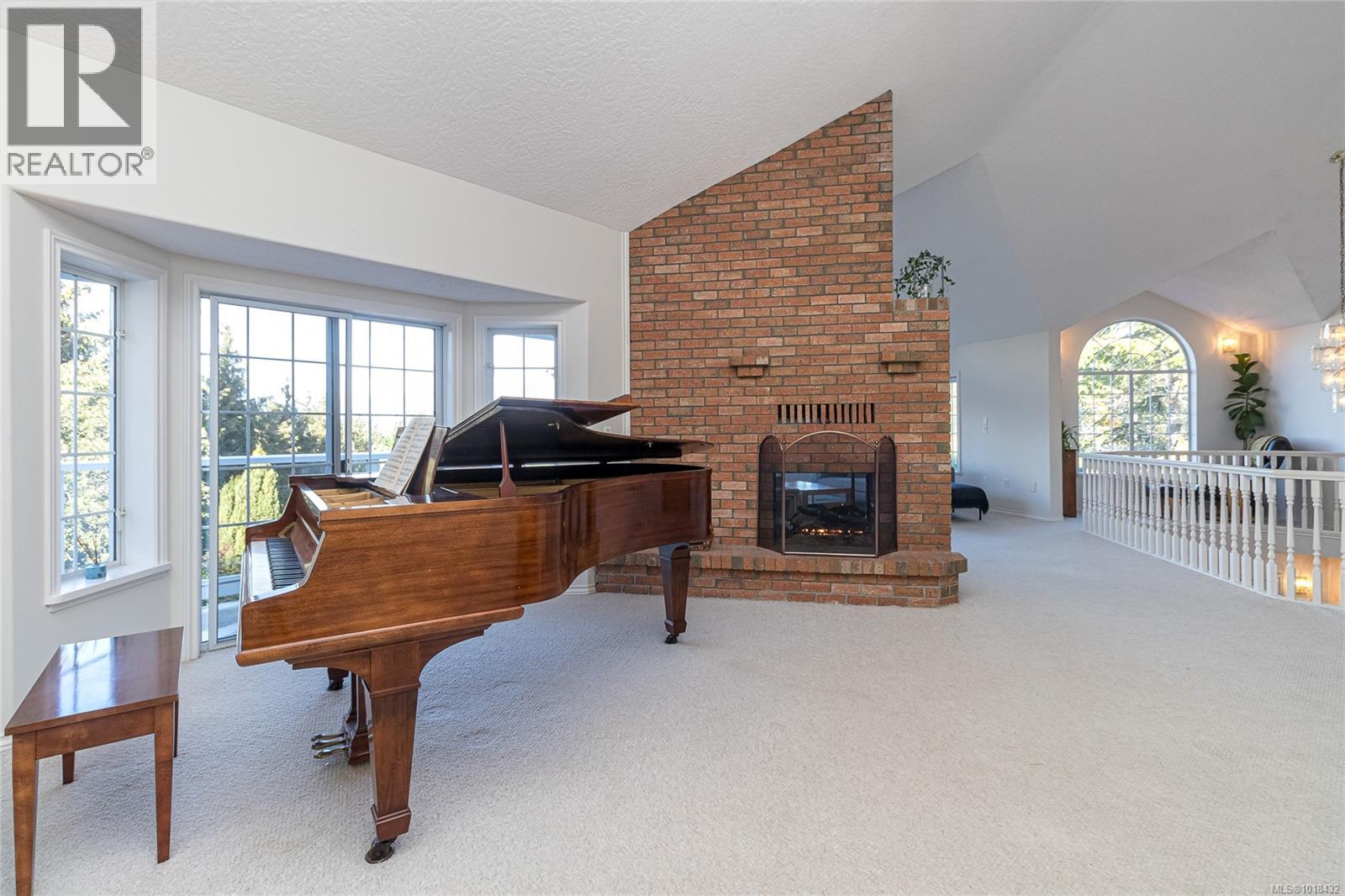 11474 Sumac Dr, North Saanich