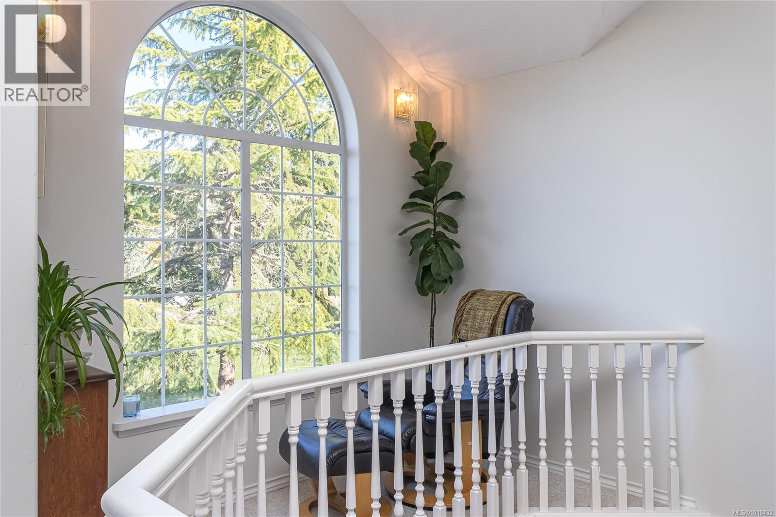 11474 Sumac Dr, North Saanich