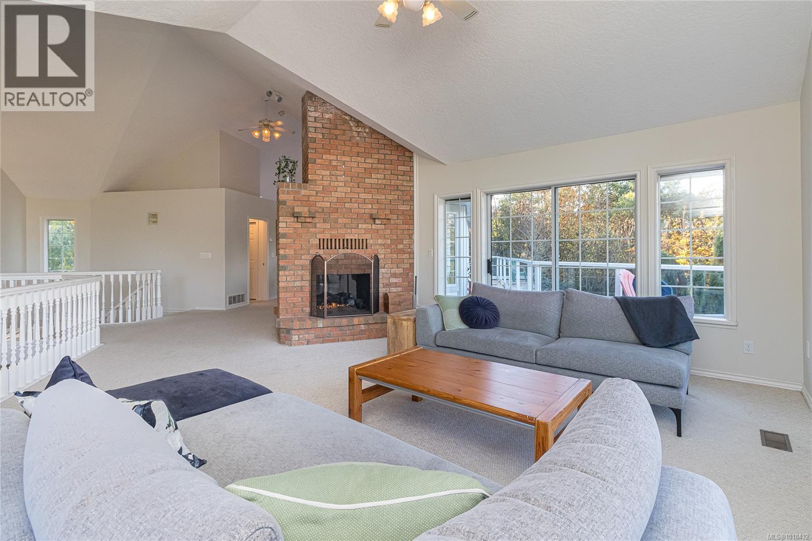 11474 Sumac Dr, North Saanich