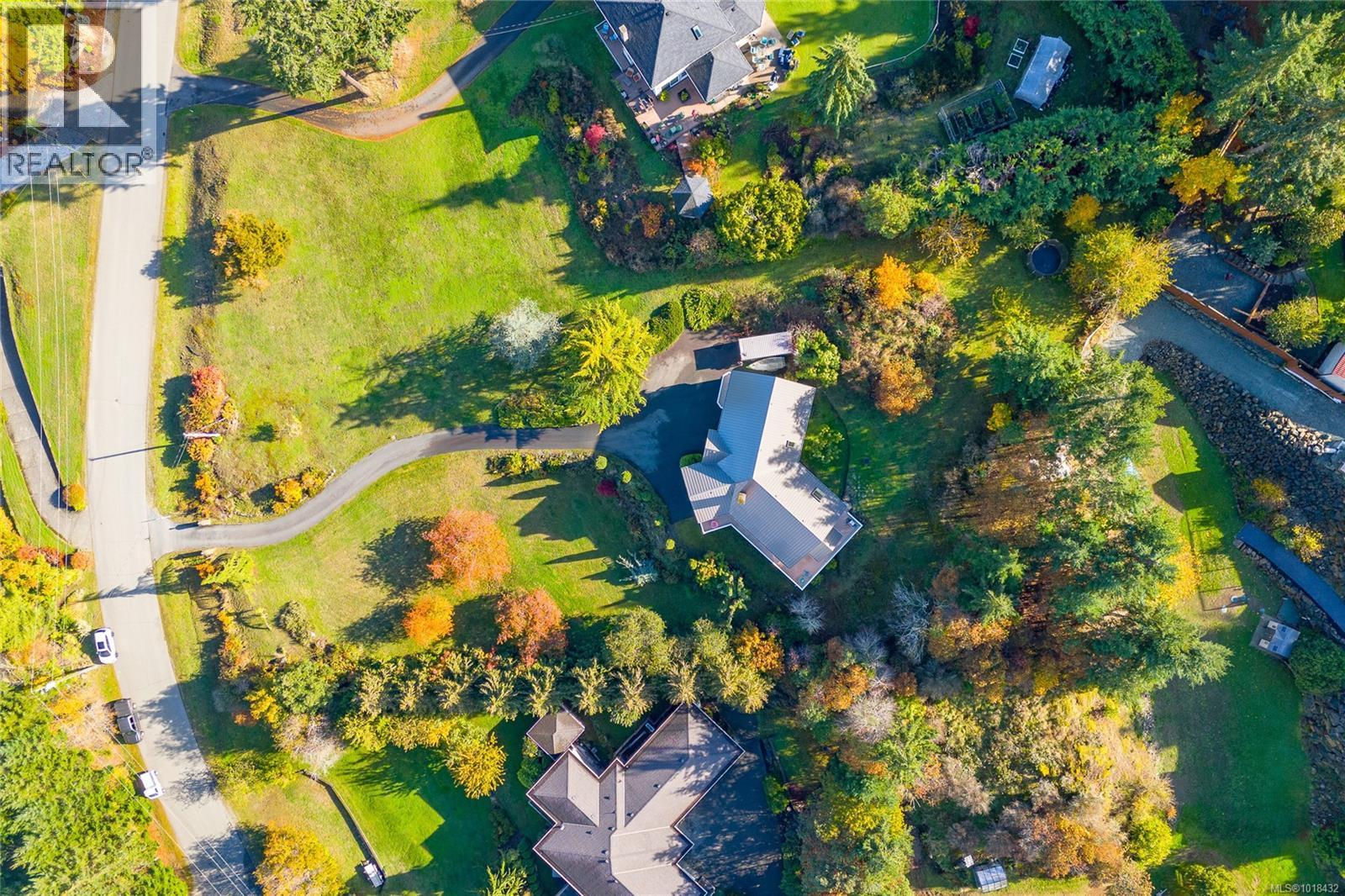 11474 Sumac Dr, North Saanich