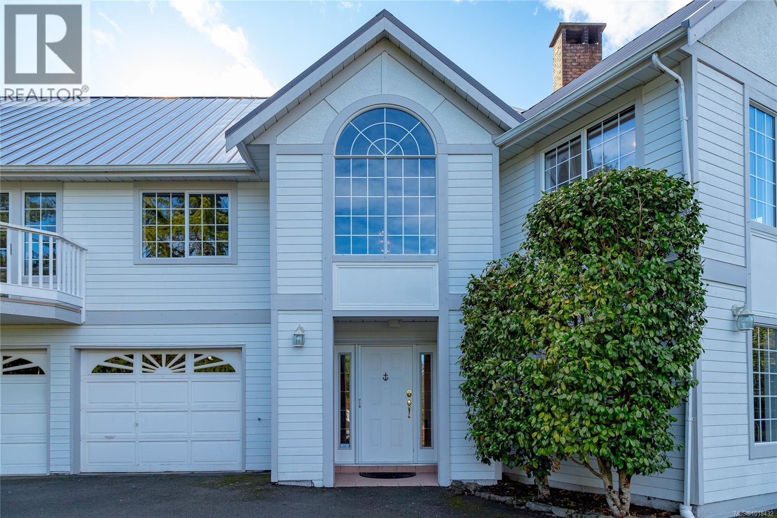 11474 Sumac Dr, North Saanich