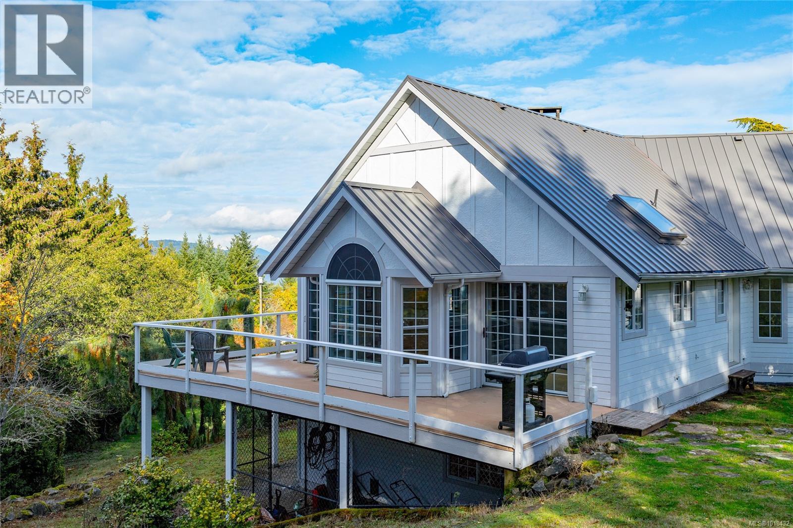 11474 Sumac Dr, North Saanich