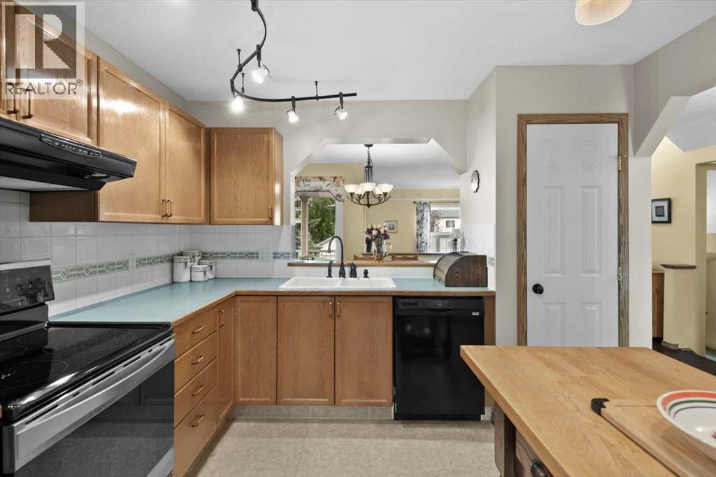 Single Family House for Sale in  Hidden Spring Place NW Hidden Valley Calgary 