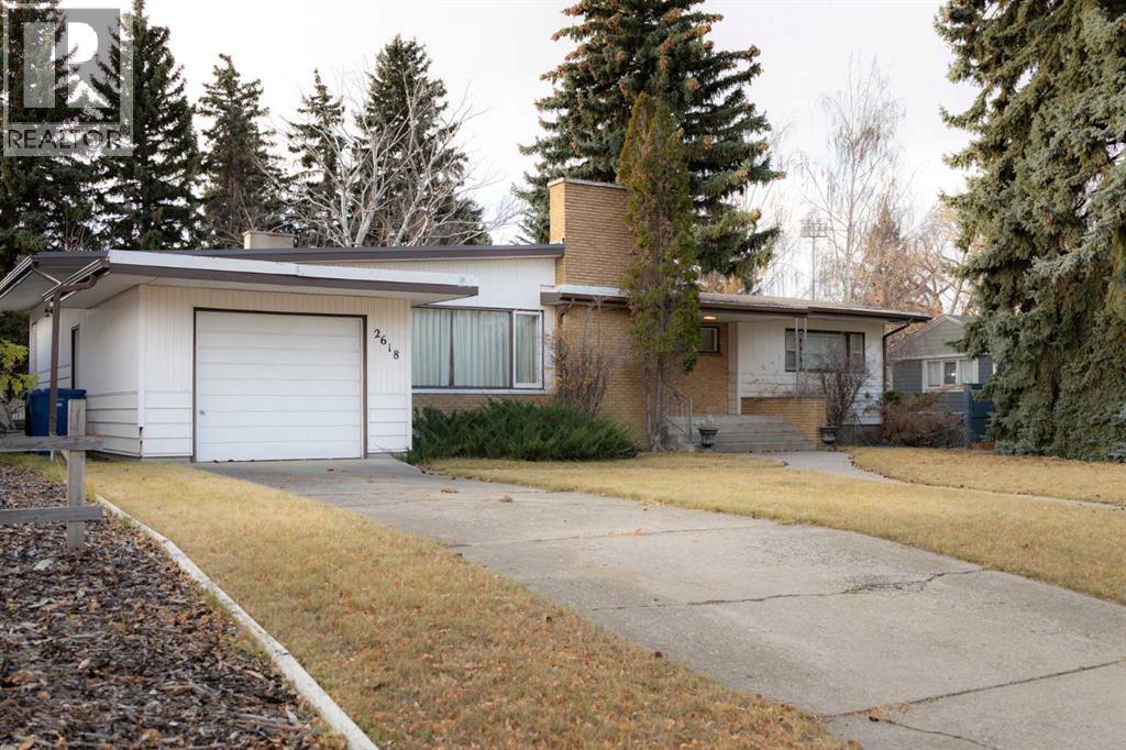 Single Family House Bungalow for Sale in   Avenue S Glendale Lethbridge 