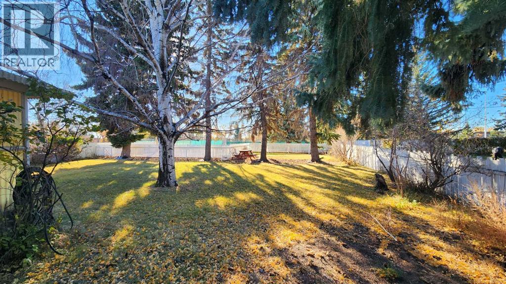 Single Family House Bungalow for Sale in   Avenue S Glendale Lethbridge 