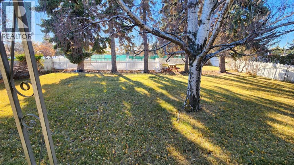 Single Family House Bungalow for Sale in   Avenue S Glendale Lethbridge 