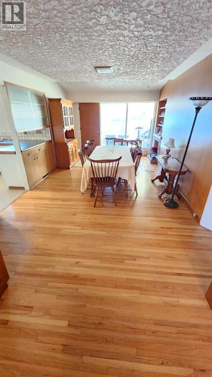 Single Family House Bungalow for Sale in   Avenue S Glendale Lethbridge 