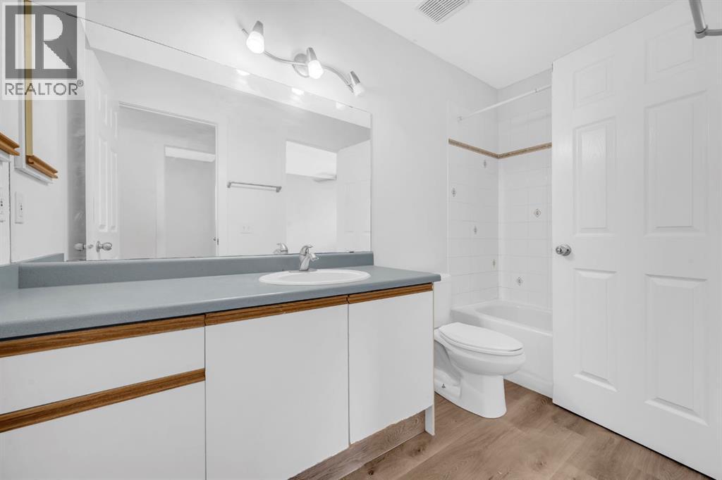 Single Family House 4 Level for Sale in  Shawbrooke Road SW Shawnessy Calgary 