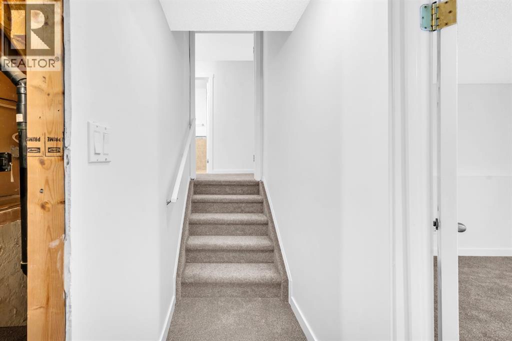 Single Family House 4 Level for Sale in  Shawbrooke Road SW Shawnessy Calgary 