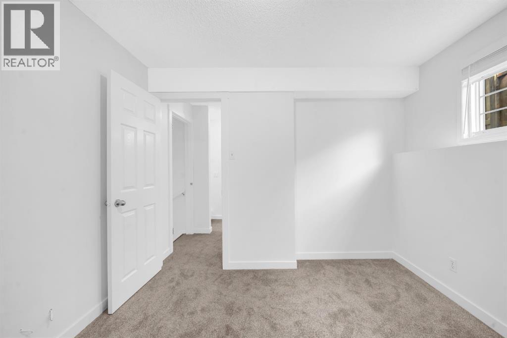 Single Family House 4 Level for Sale in  Shawbrooke Road SW Shawnessy Calgary 