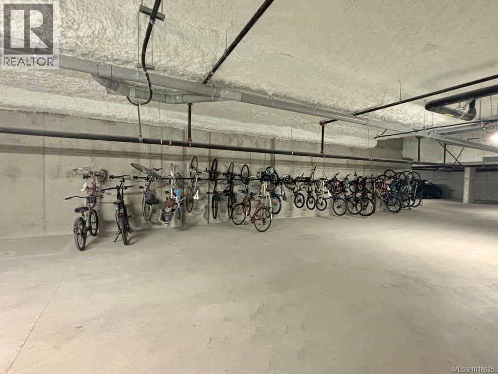 #505 947 WHIRLAWAY CRES - 30