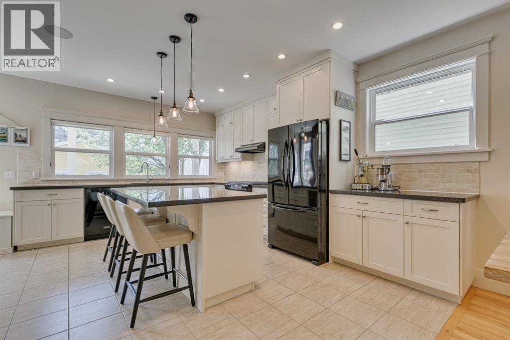 Single Family House for Sale in   Avenue SW Cliff Bungalow Calgary 