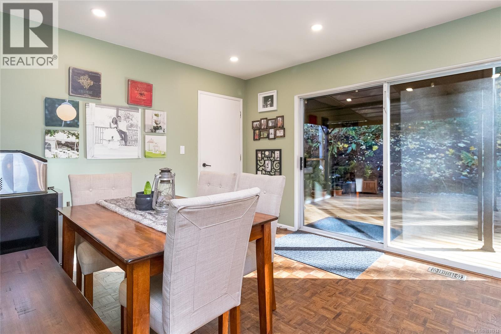 1364 KINGSVIEW RD - 17