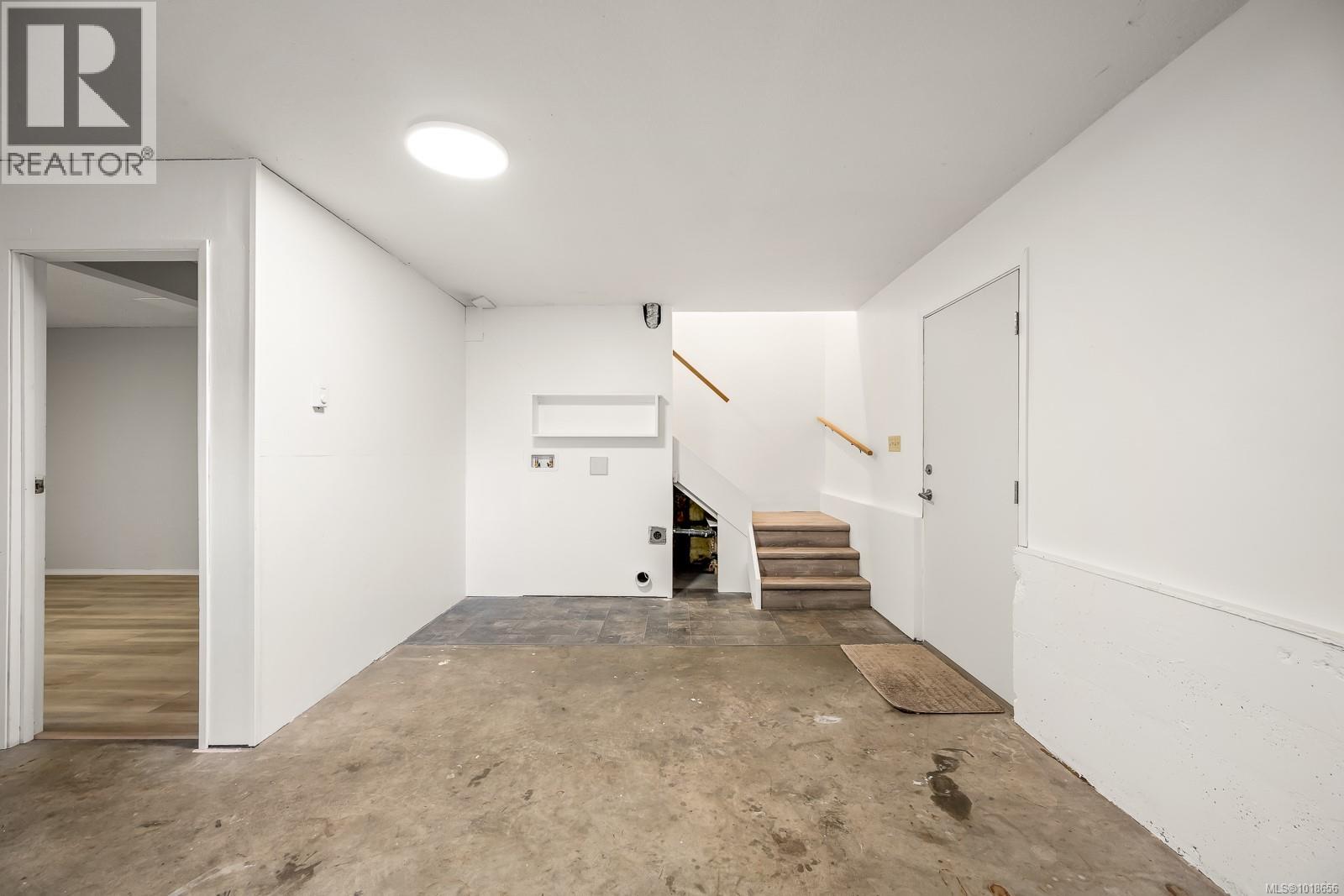 390 PETERSEN RD - 25