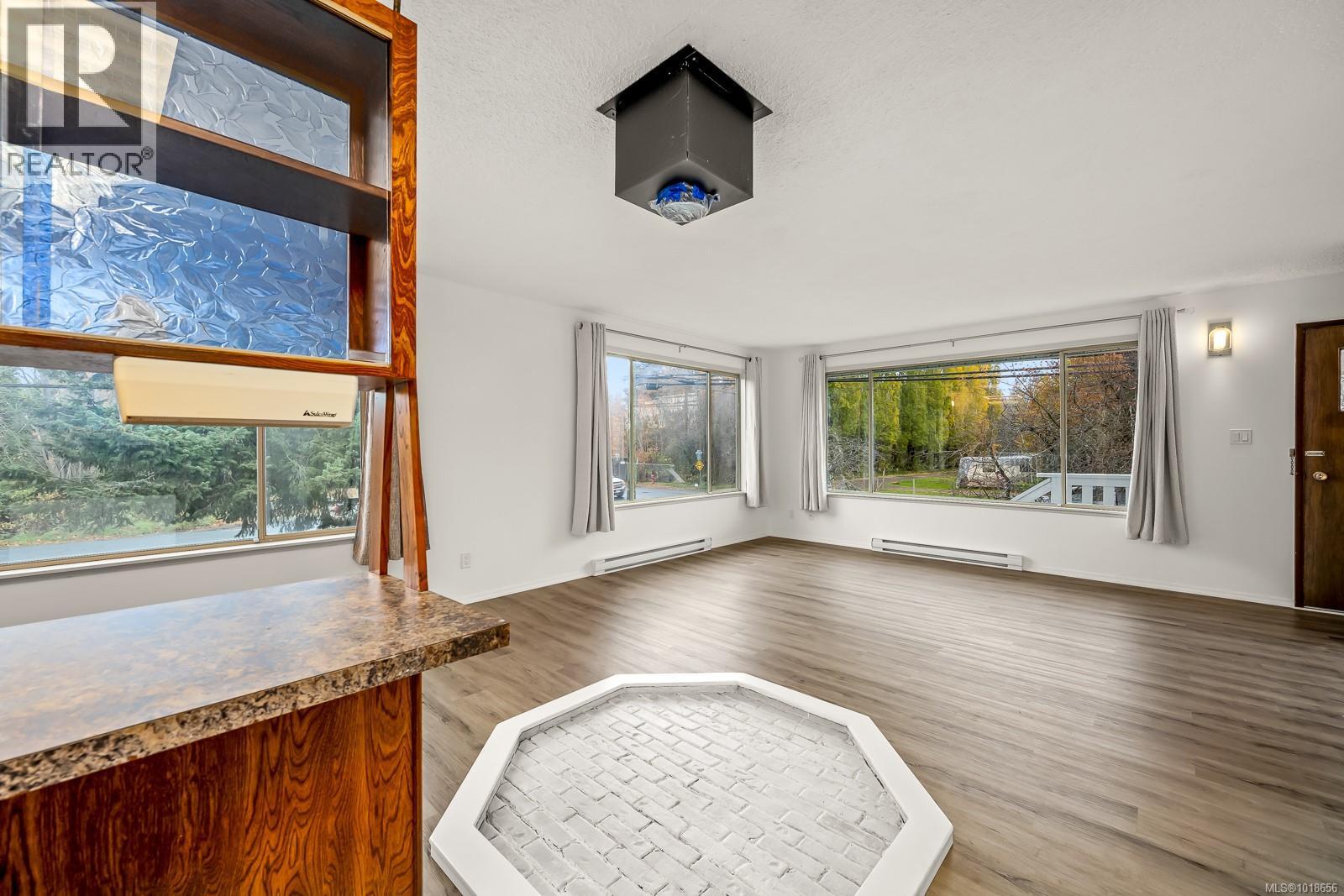 390 PETERSEN RD - 23