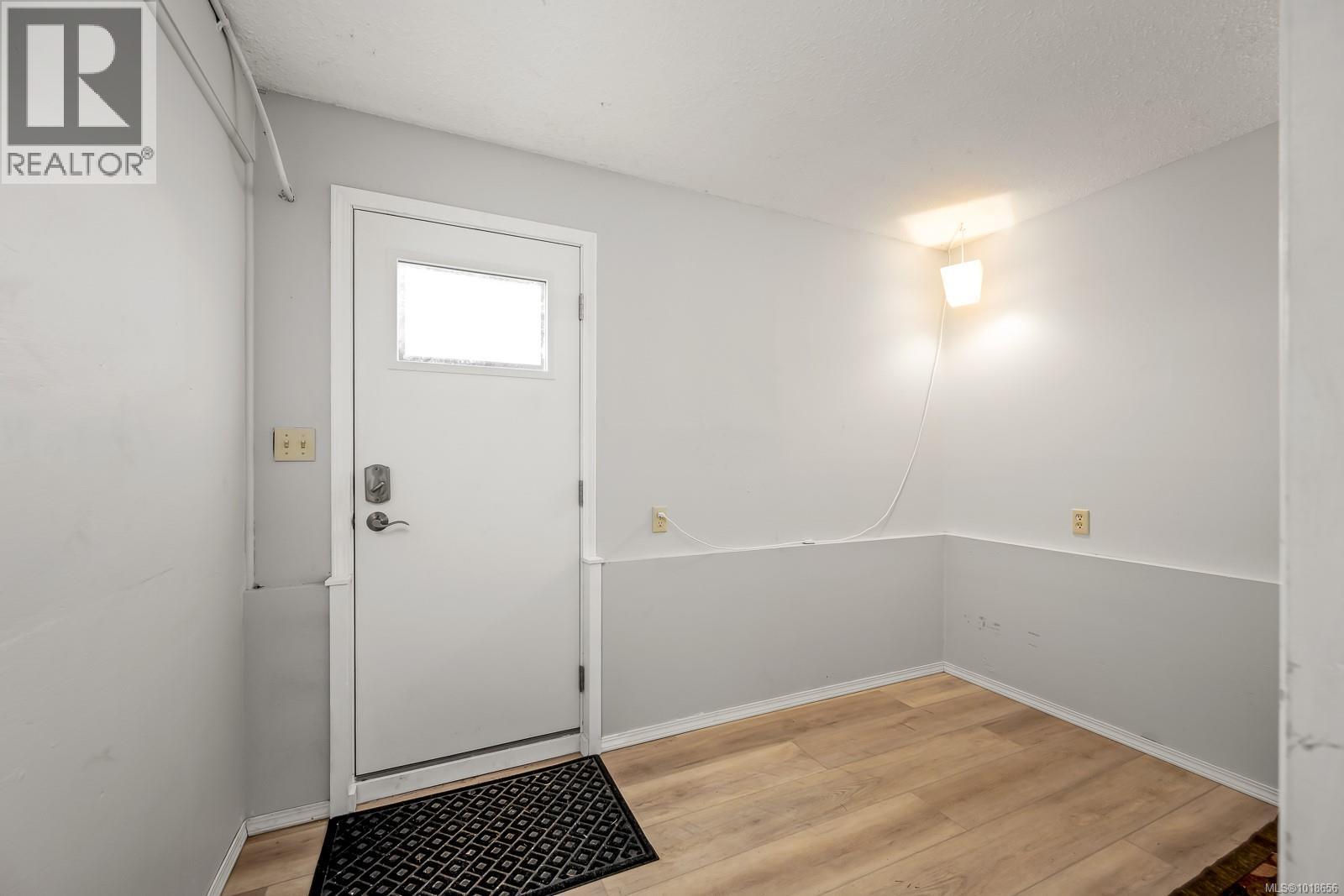 390 PETERSEN RD - 32