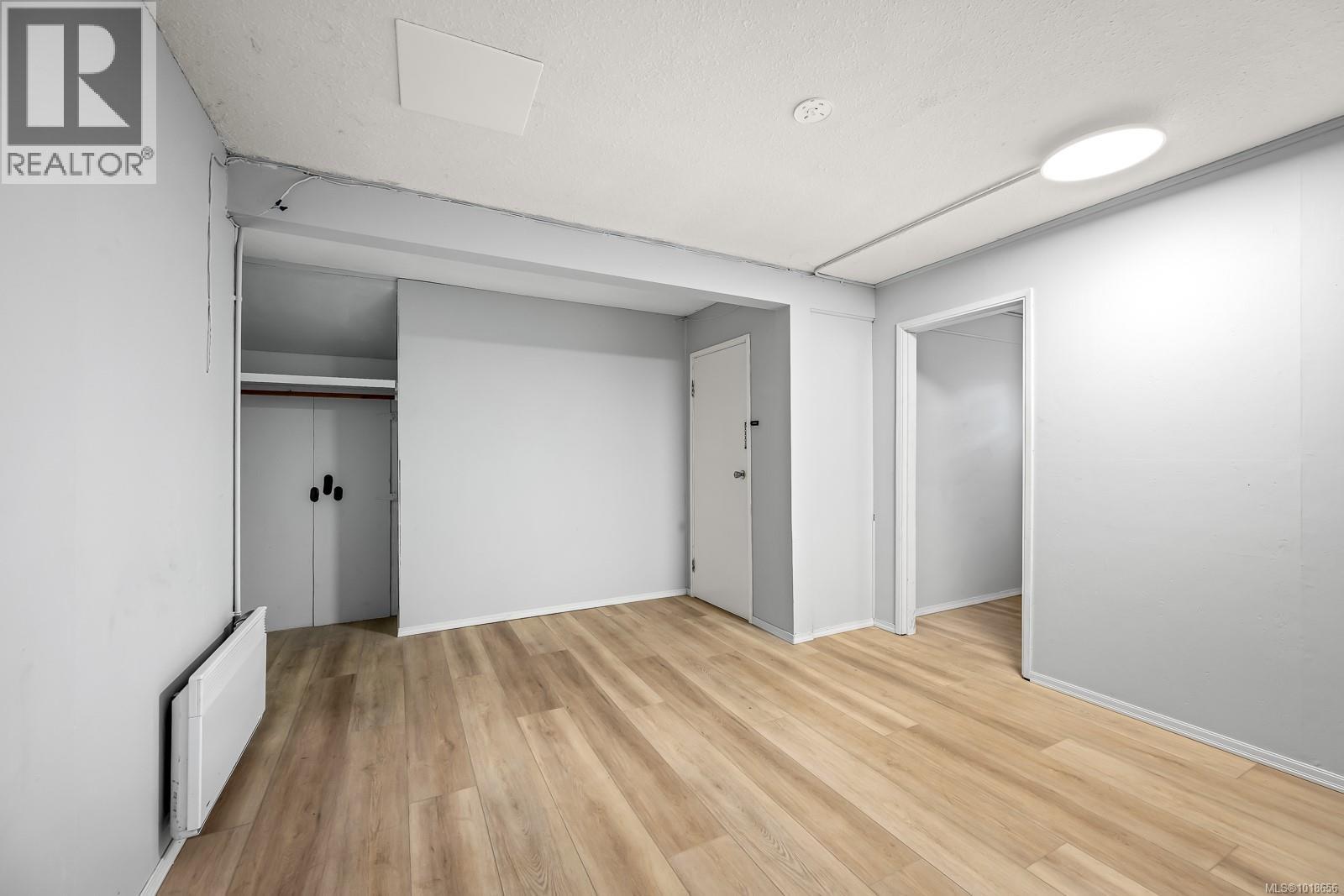 390 PETERSEN RD - 33