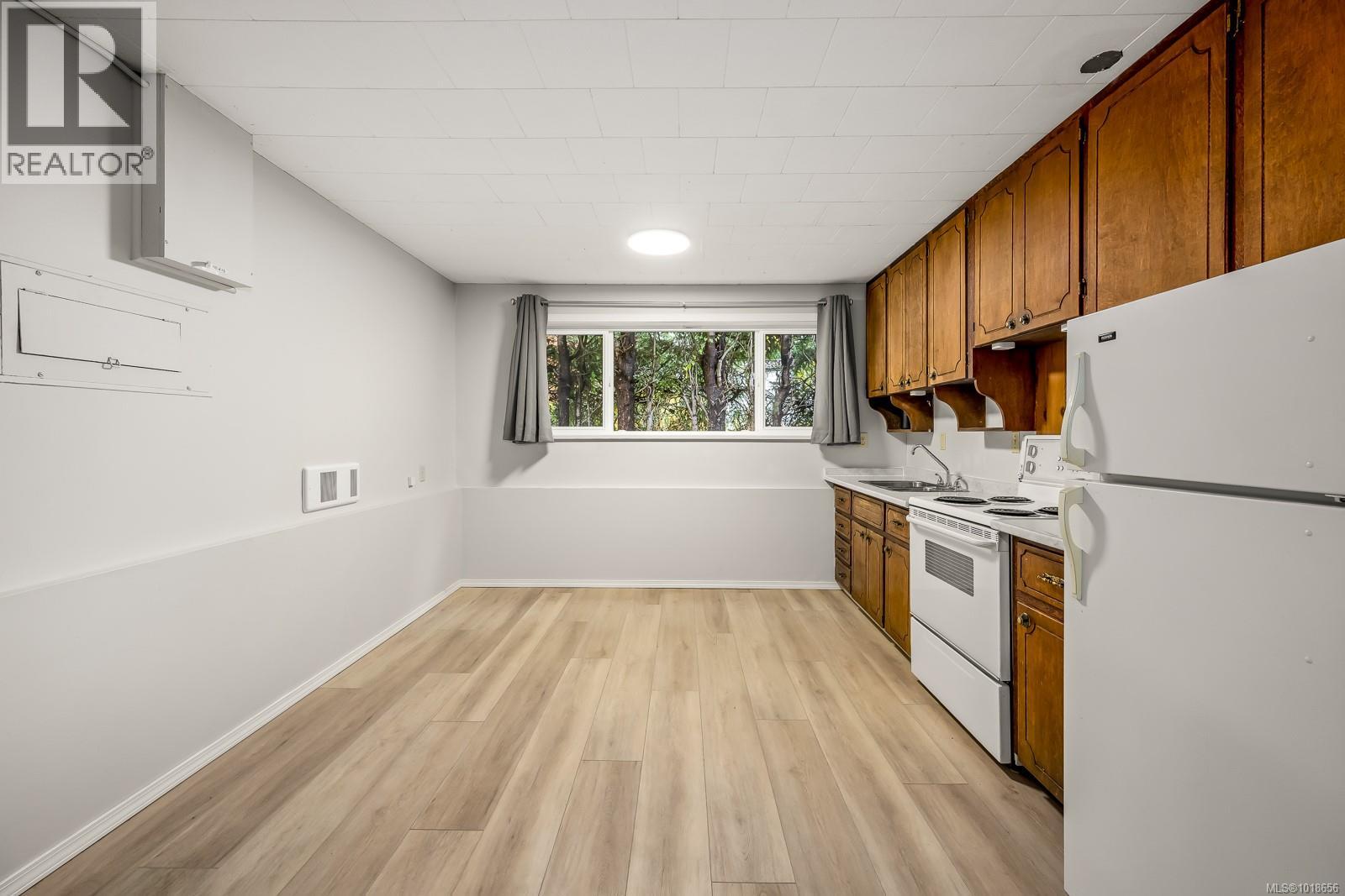 390 PETERSEN RD - 38