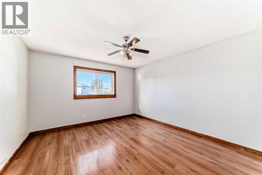 323 Appleglen Place SE, Calgary, Alberta