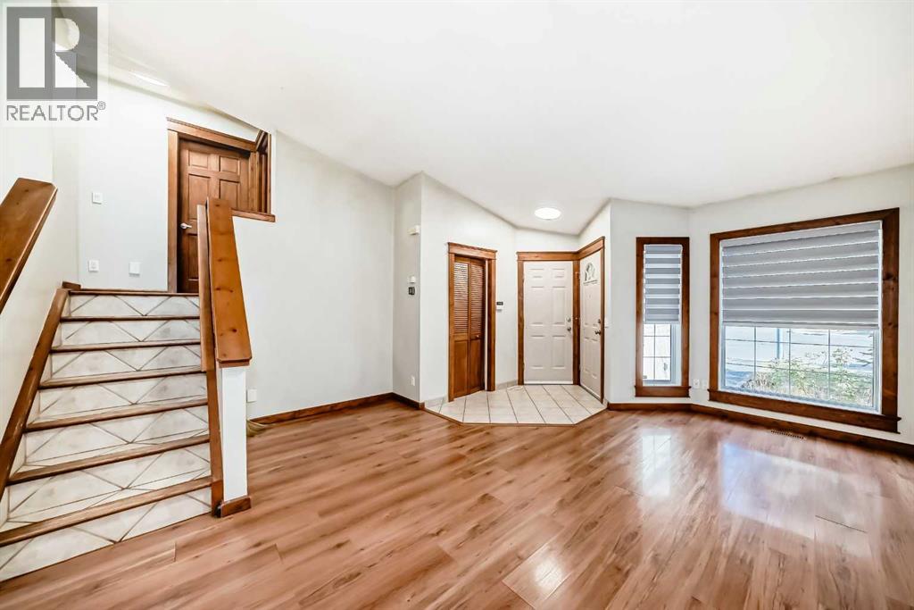 Single Family House 4 Level for Sale in  Appleglen Place SE Applewood Park Calgary 