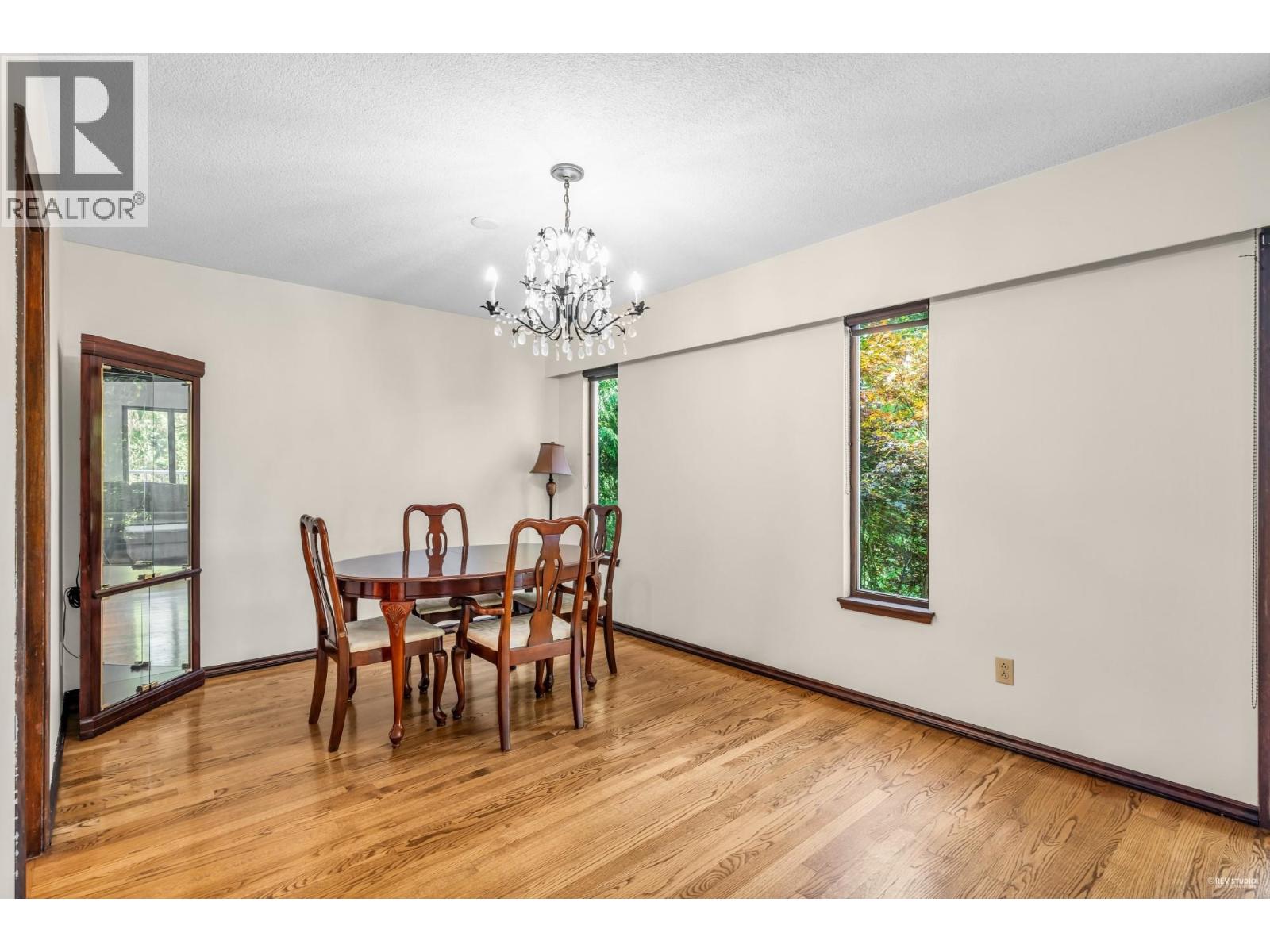 3845 BAYRIDGE AVENUE, West Vancouver