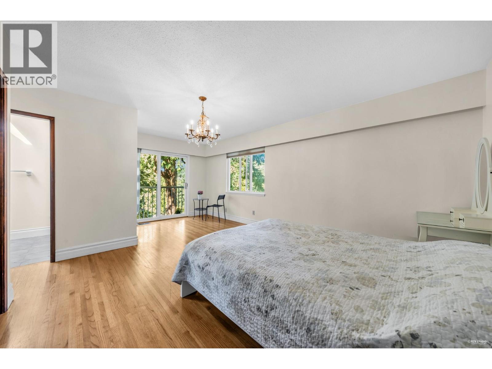 3845 BAYRIDGE AVENUE, West Vancouver