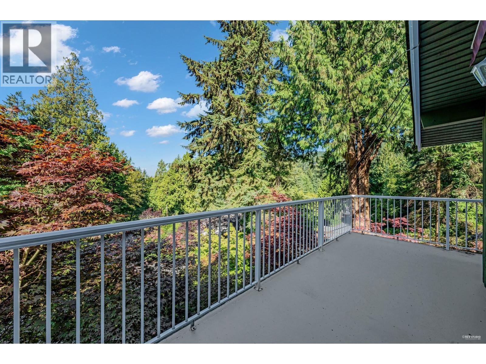 3845 BAYRIDGE AVENUE, West Vancouver