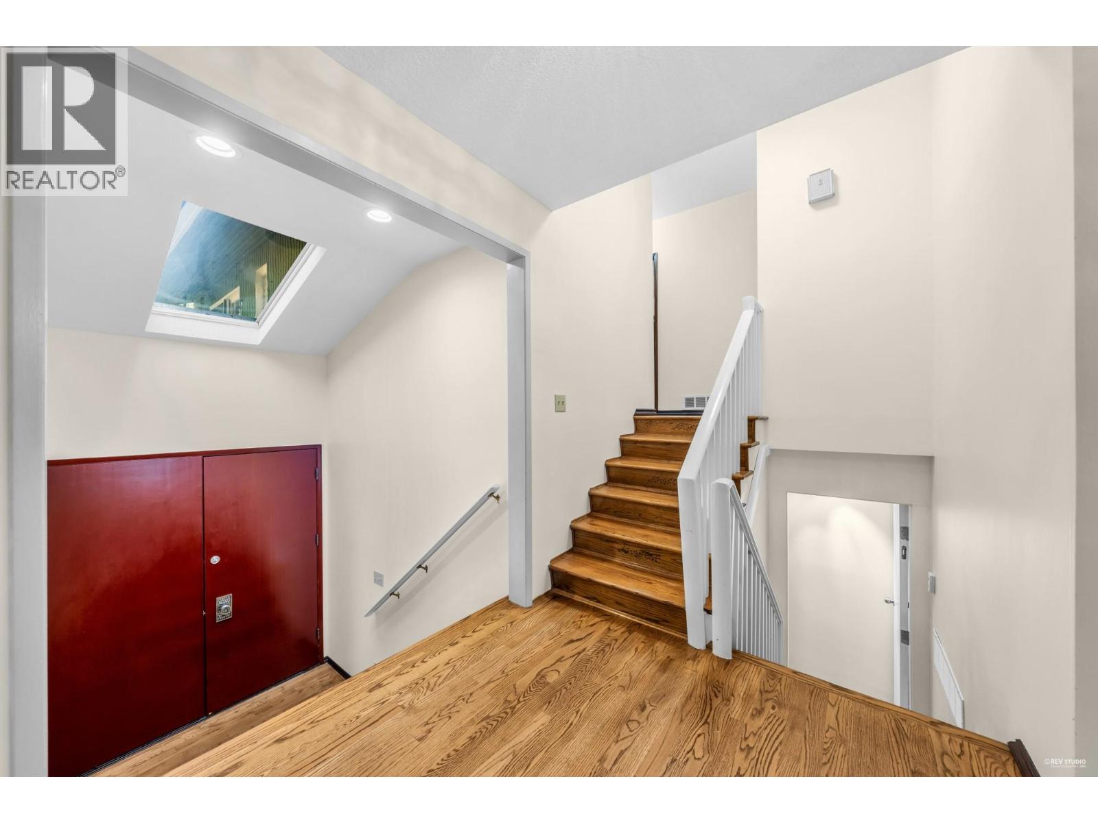 3845 BAYRIDGE AVENUE, West Vancouver