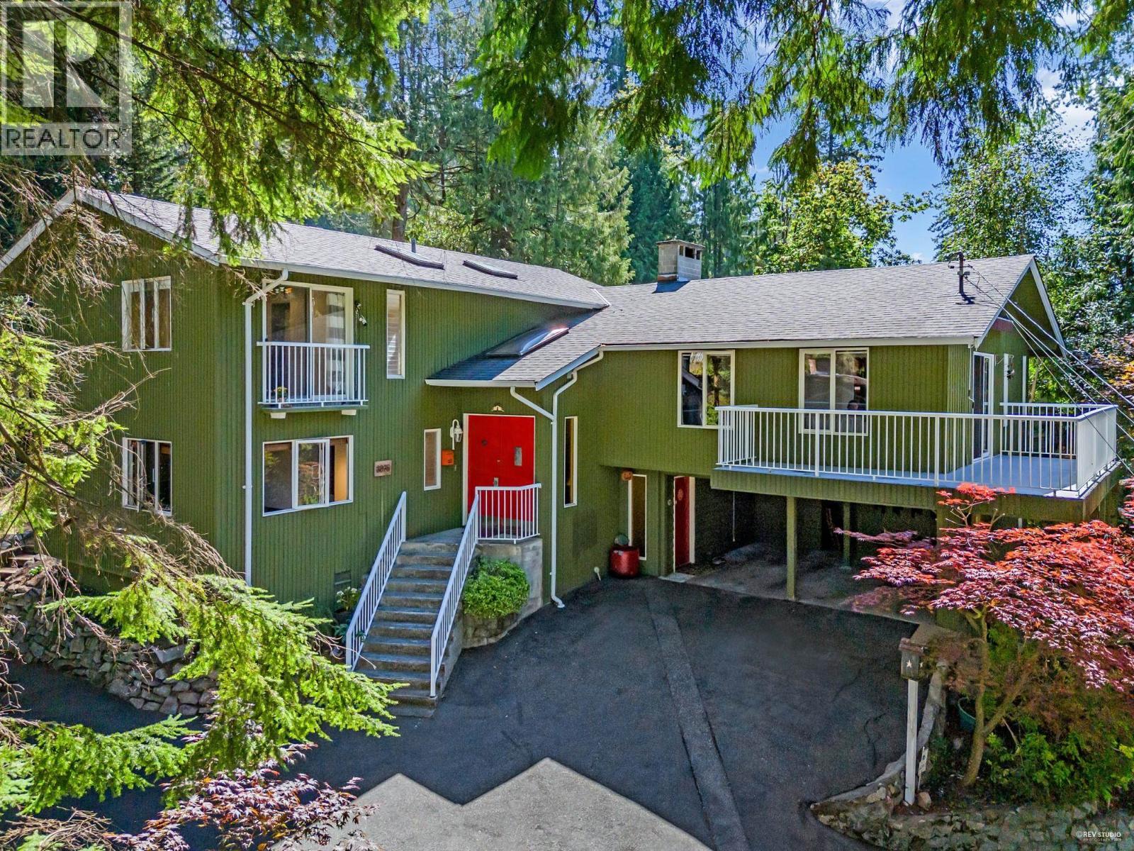 3845 BAYRIDGE AVENUE, West Vancouver