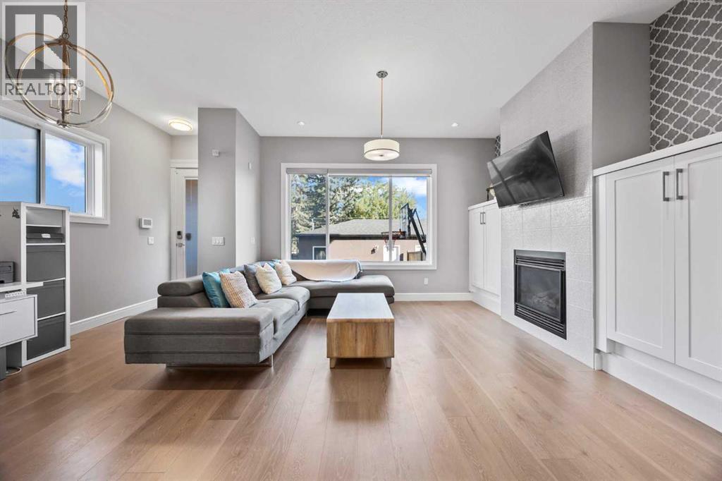 Single Family House for Sale in   Avenue NW Banff Trail Calgary 