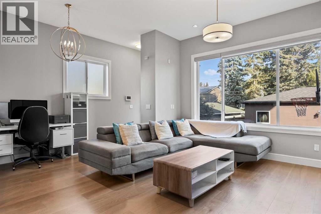 Single Family House for Sale in   Avenue NW Banff Trail Calgary 