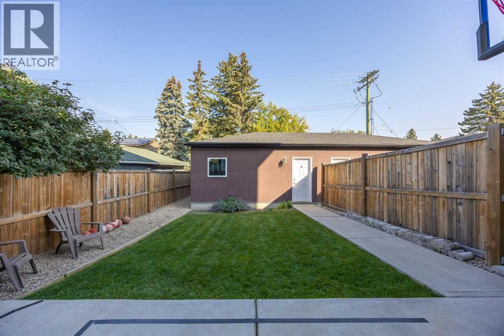 Single Family House for Sale in   Avenue NW Banff Trail Calgary 