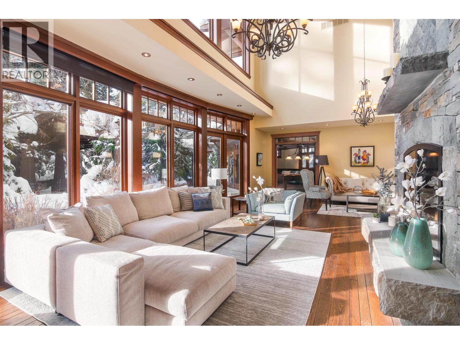 5 Bed, 6 Bath House for Sale in Whistler – 6693 TAPLEY PLACE, Whistler - Image 10