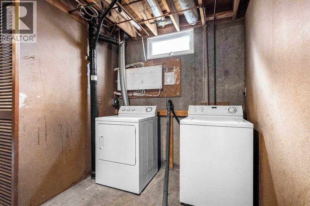 Single Family House Bungalow for Sale in  Lake Emerald Place SE Lake Bonavista Calgary 