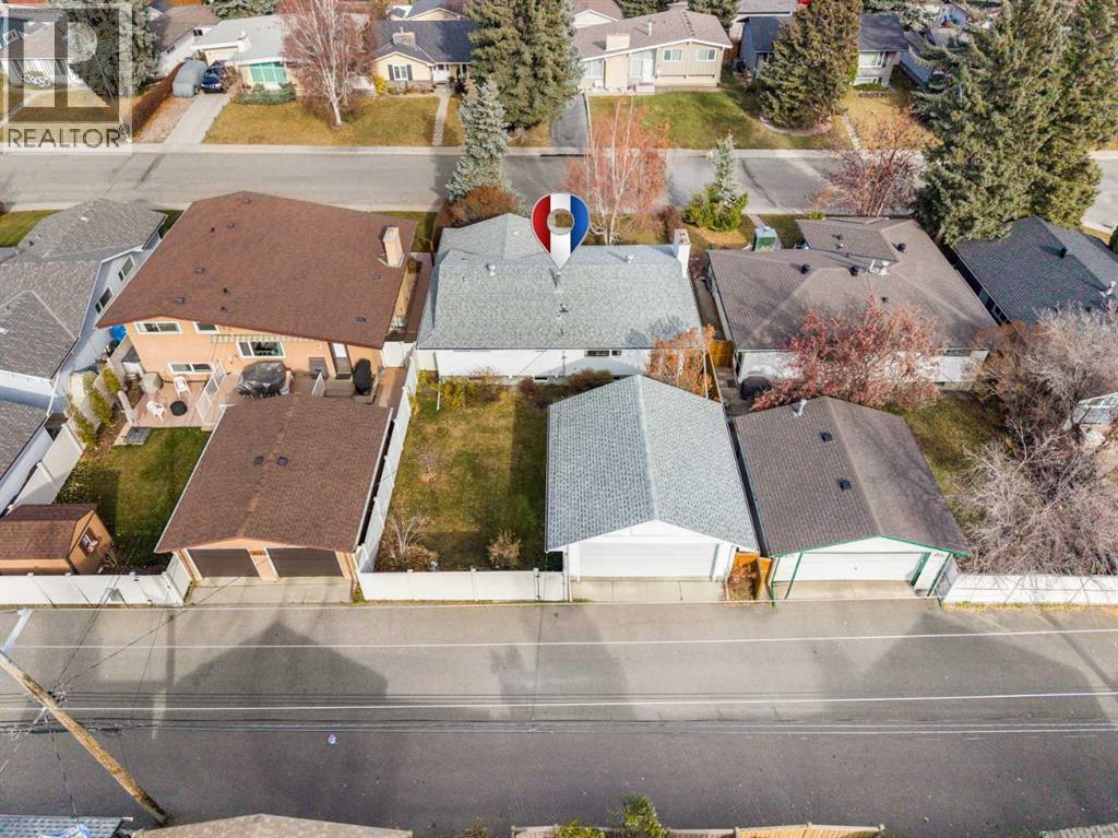 Single Family House Bungalow for Sale in  Lake Emerald Place SE Lake Bonavista Calgary 