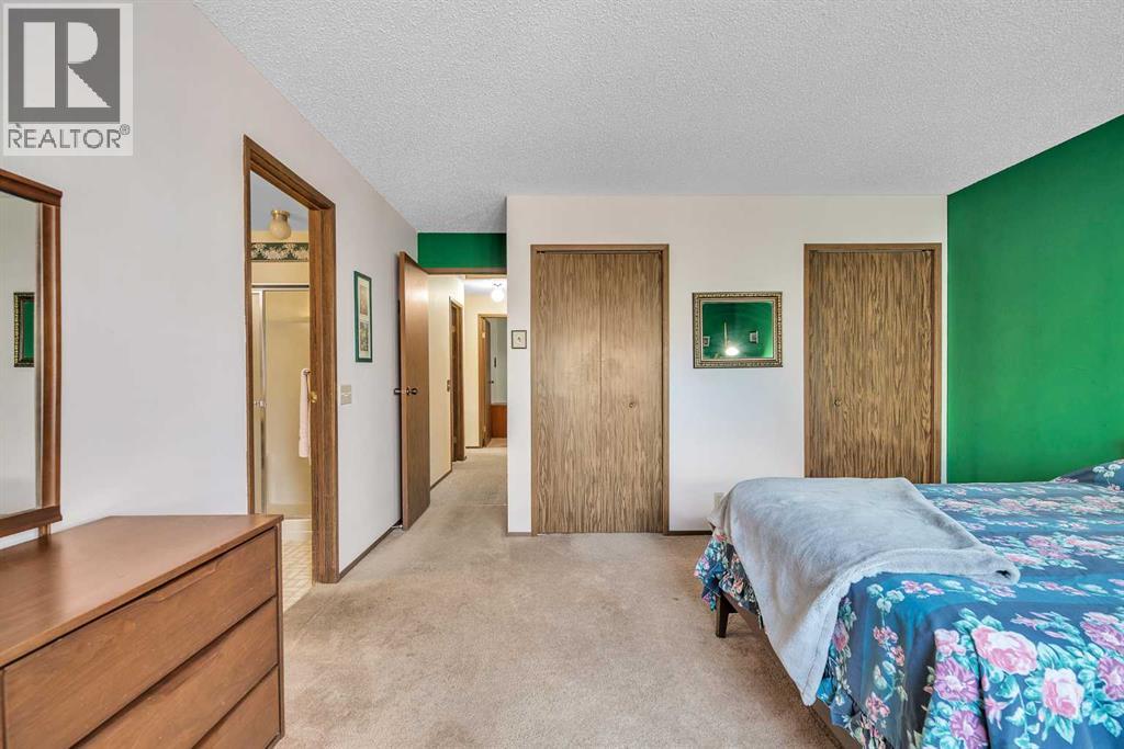 Single Family House Bungalow for Sale in  Cedardale Place SW Cedarbrae Calgary 