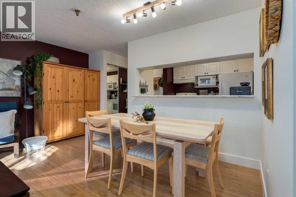 Single Family House for Sale in    Avenue SW Cliff Bungalow Calgary 