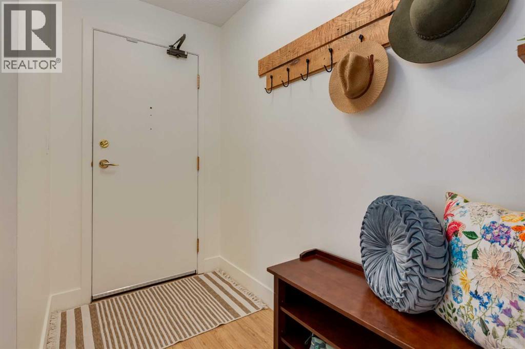 Single Family House for Sale in    Avenue SW Cliff Bungalow Calgary 