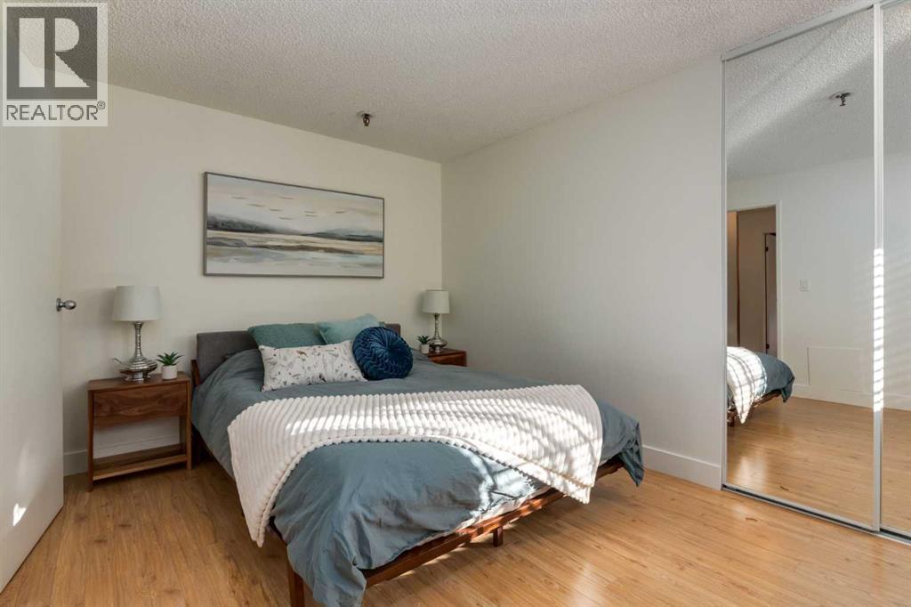 Single Family House for Sale in    Avenue SW Cliff Bungalow Calgary 