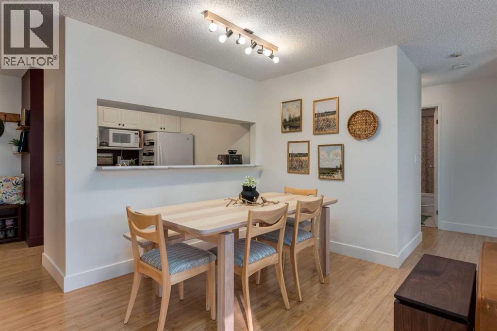 Single Family House for Sale in    Avenue SW Cliff Bungalow Calgary 