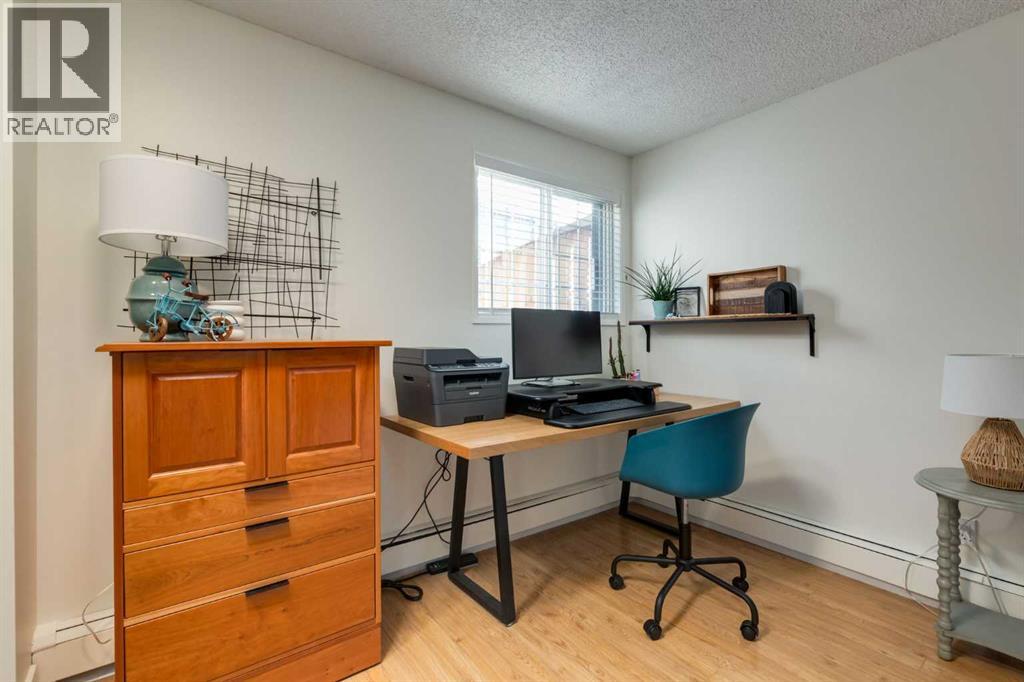 Single Family House for Sale in    Avenue SW Cliff Bungalow Calgary 