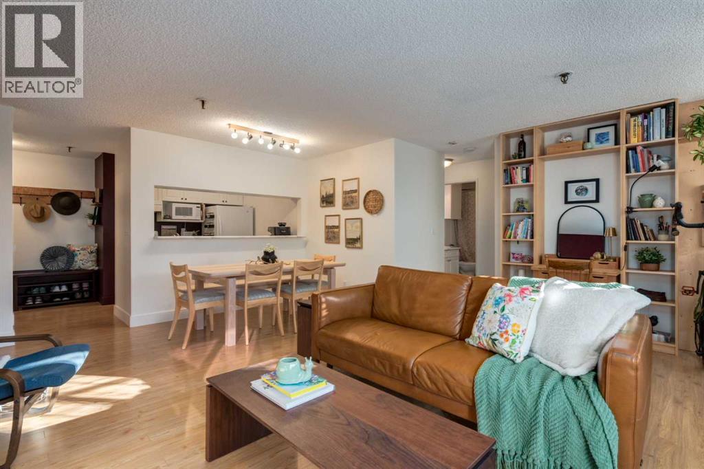 Single Family House for Sale in    Avenue SW Cliff Bungalow Calgary 