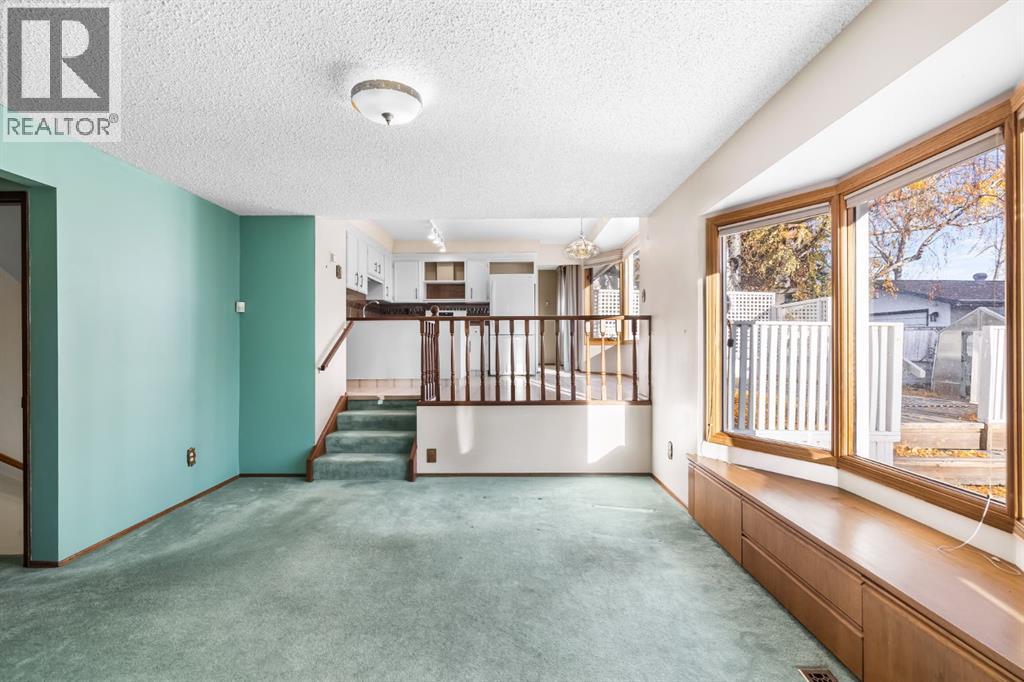 Single Family House 4 Level for Sale in  Breton Close NW Brentwood Calgary 